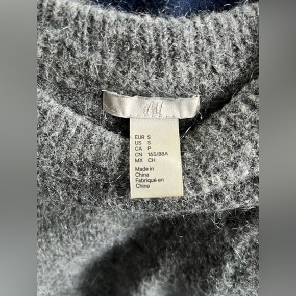 H&M Grey Sweater Size Small - Picture 3 of 3